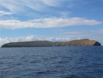 Heading towards Molokini for snorkeling